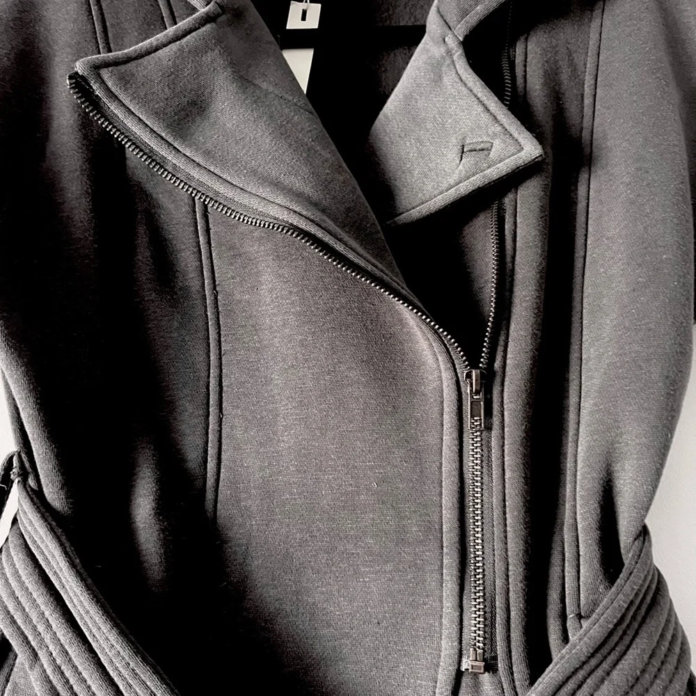 Cozy Deep Gray Short Sleeve Belted Coat - Picture 3 of 12